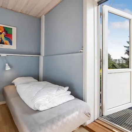 2 Bedroom Beautiful In Sydals *