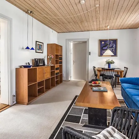 Apartment 2 Bedroom Beautiful In Sydals *