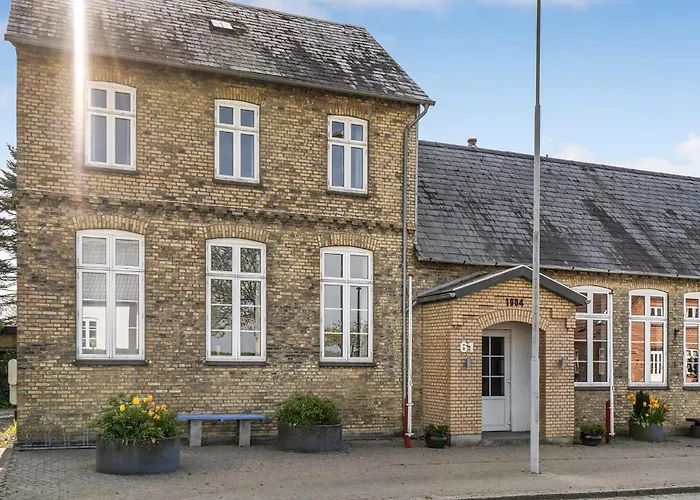 2 Bedroom Beautiful In Sydals * Skovby