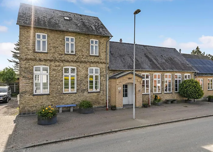 2 Bedroom Beautiful In Sydals * Skovby